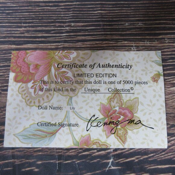 UniQue Porcelain Doll Limited Edition 16" - Llly - Picture 11 of 11